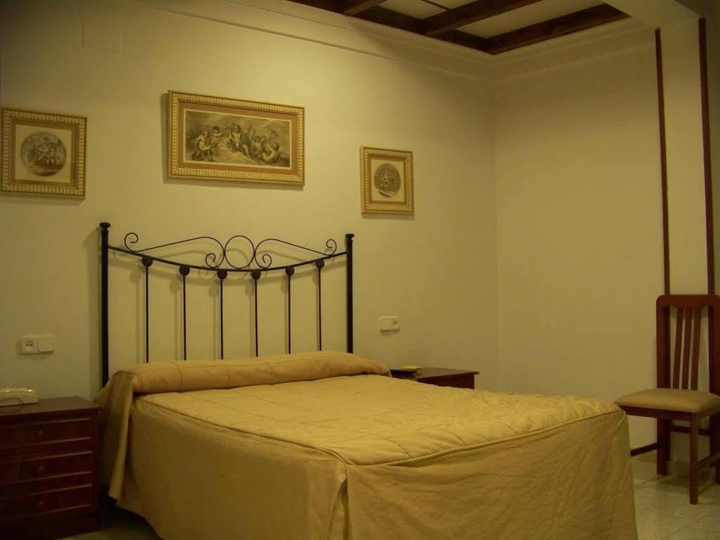 Hostal Restaurante El Lirio Bollullos Par del Condado Extérieur photo
