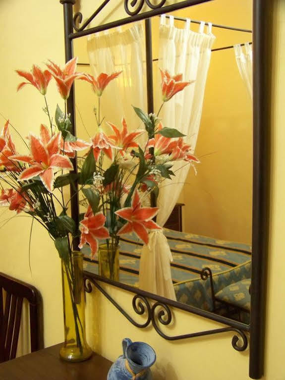 Hostal Restaurante El Lirio Bollullos Par del Condado Extérieur photo