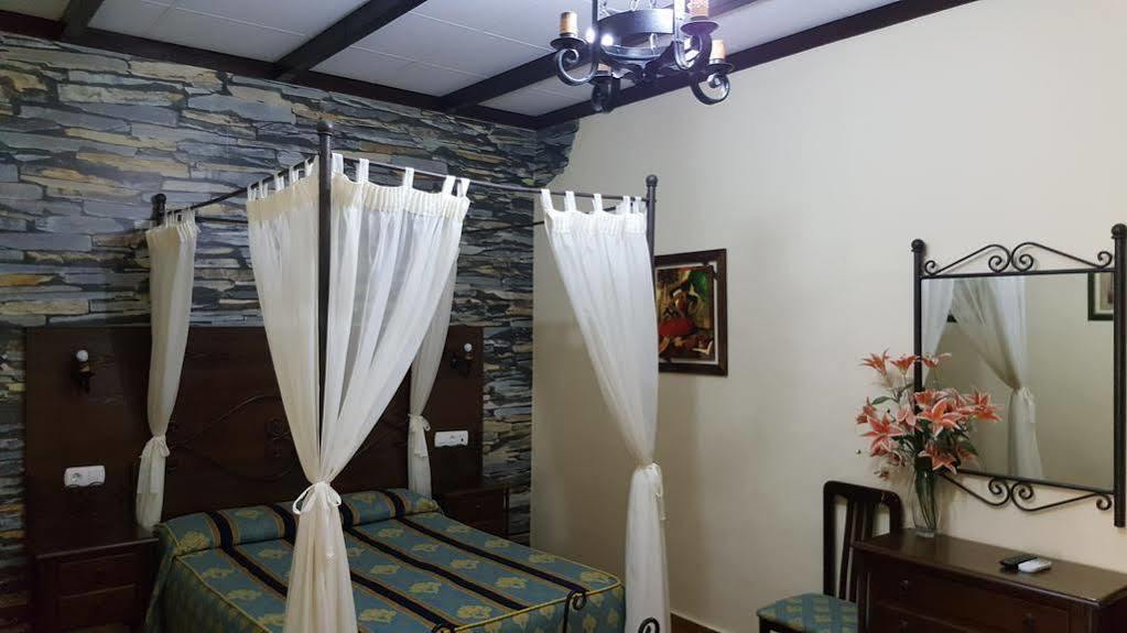 Hostal Restaurante El Lirio Bollullos Par del Condado Extérieur photo